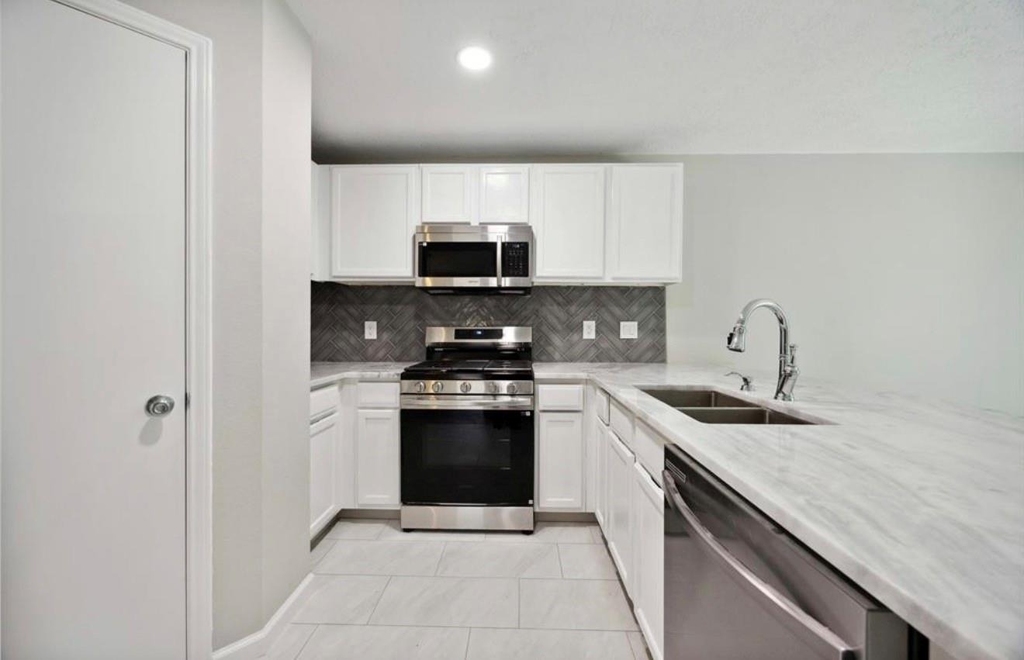 12215 Cardston Court - Photo 10