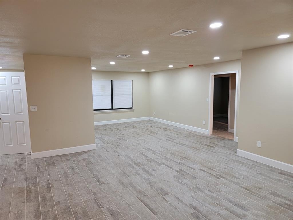 2512 12th Street - Photo 2