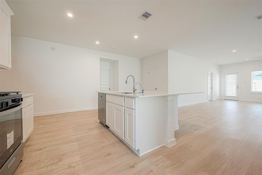 3918 Winterbourne Way - Photo 8