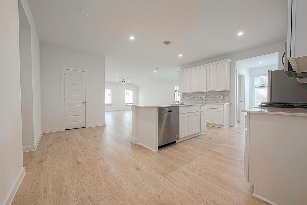 3918 Winterbourne Way - Photo 3