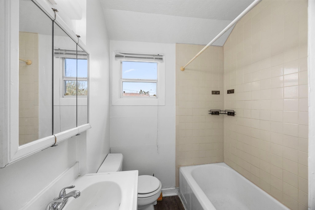 1501 Godwin Street - Photo 13