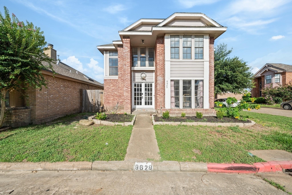 8629 Kinghaven Street - Photo 0