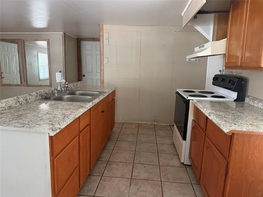 5912 Skylane Drive - Photo 3