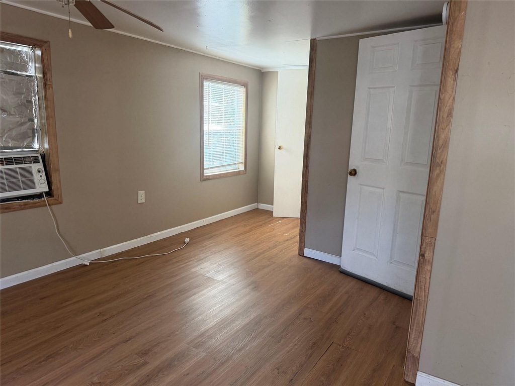 5912 Skylane Drive - Photo 5