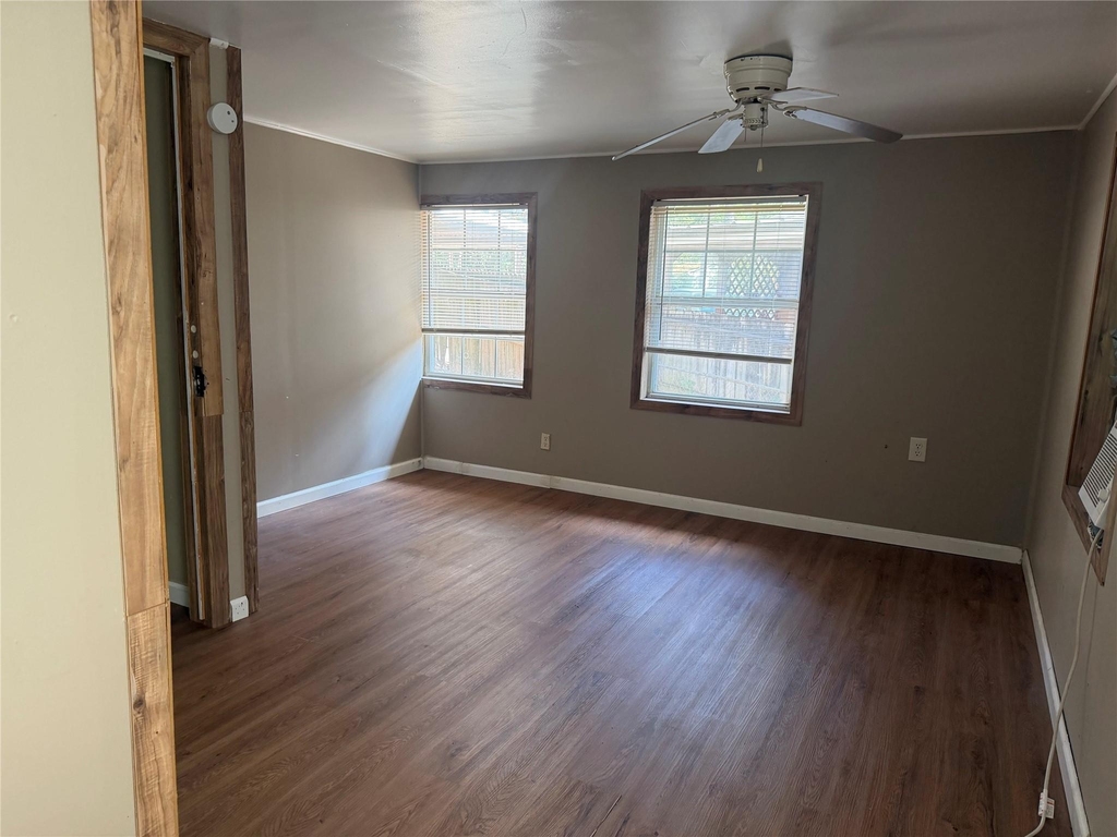 5912 Skylane Drive - Photo 4