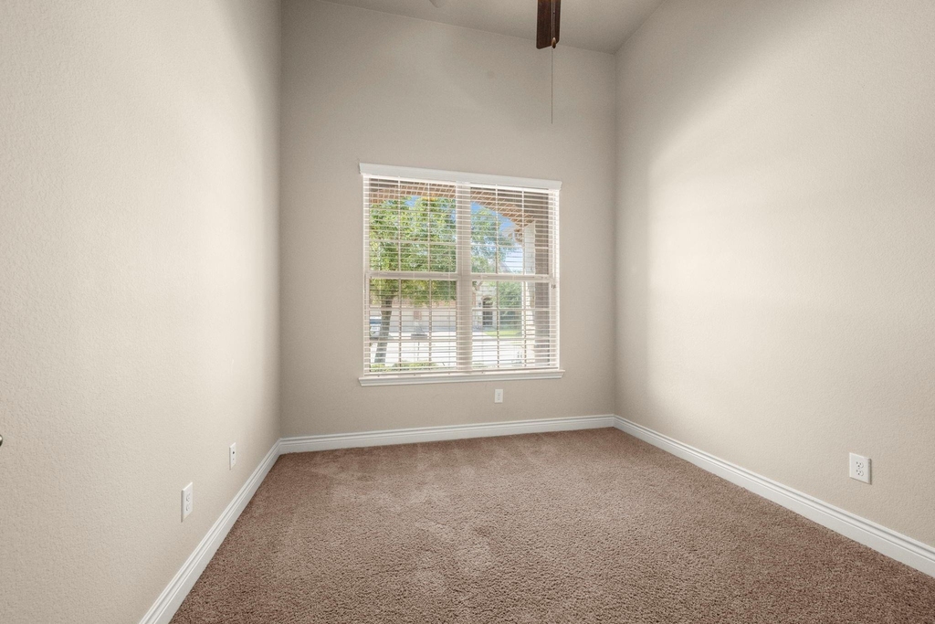 9026 Centennial Drive - Photo 17
