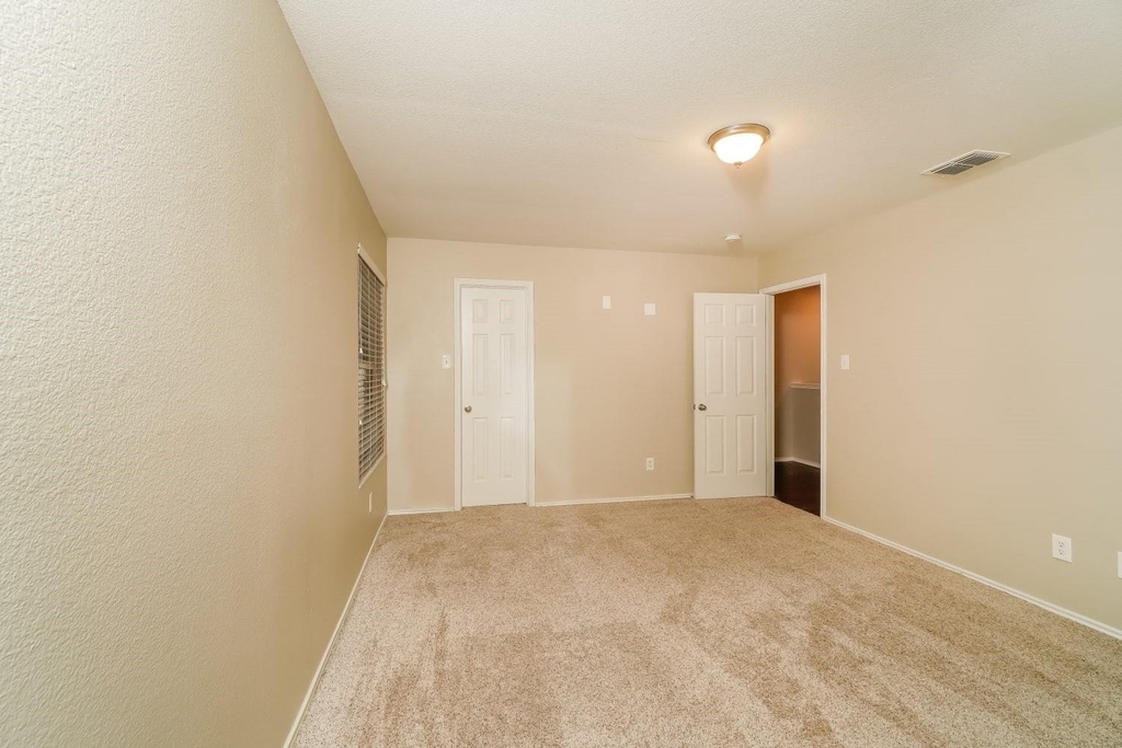 8000 Stowe Springs Lane - Photo 8