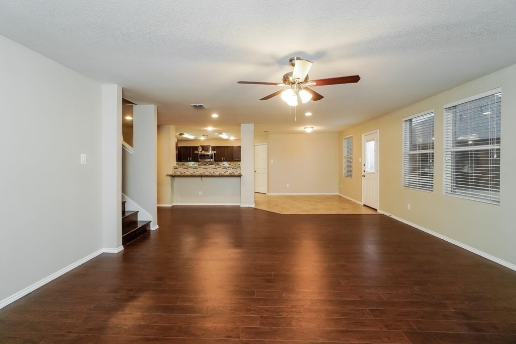 8000 Stowe Springs Lane - Photo 4