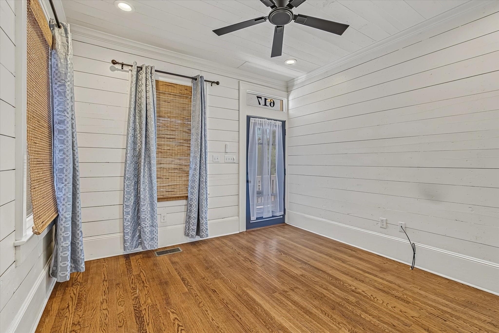 617 18th Street - Photo 8