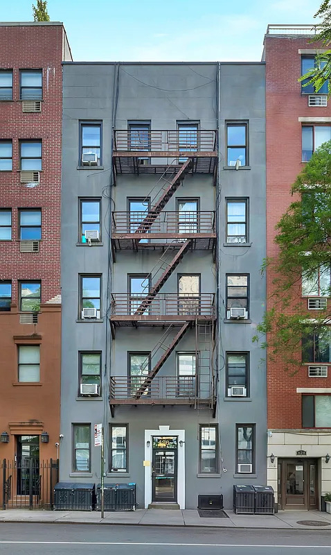426 West 49th Street - Photo 5