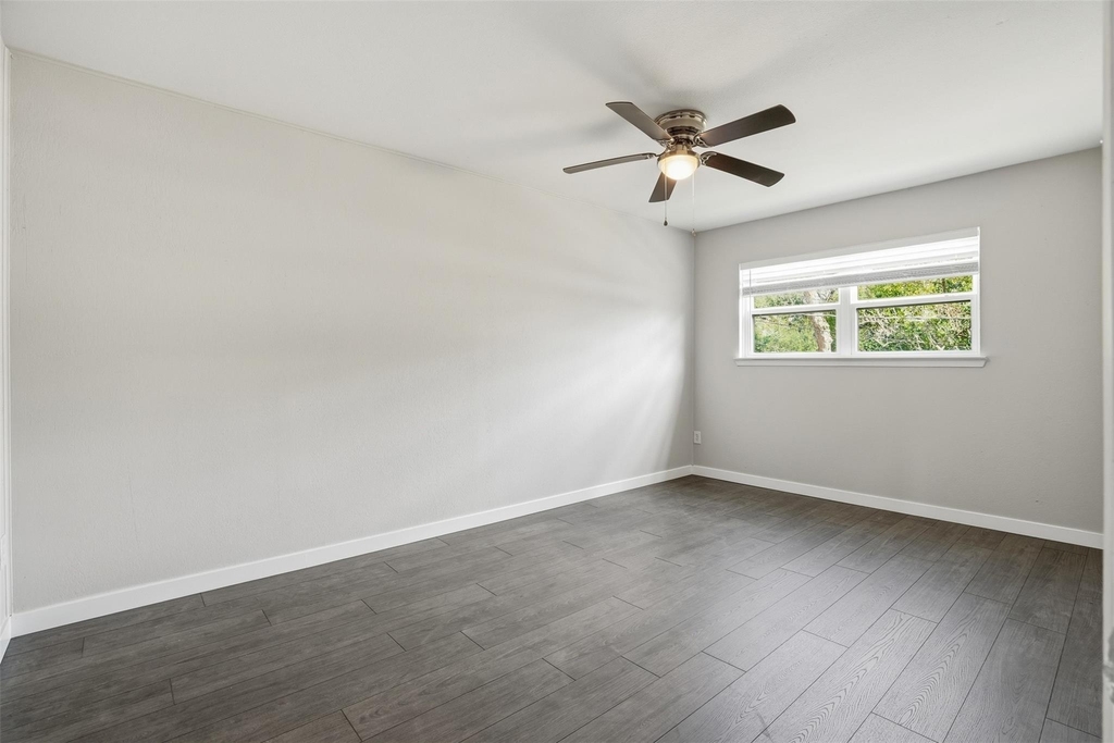 201 S Kansas Avenue - Photo 7