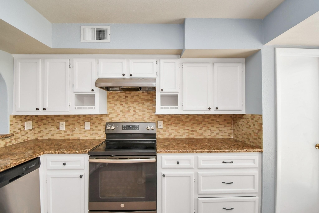 11730 Zarroll Drive - Photo 10