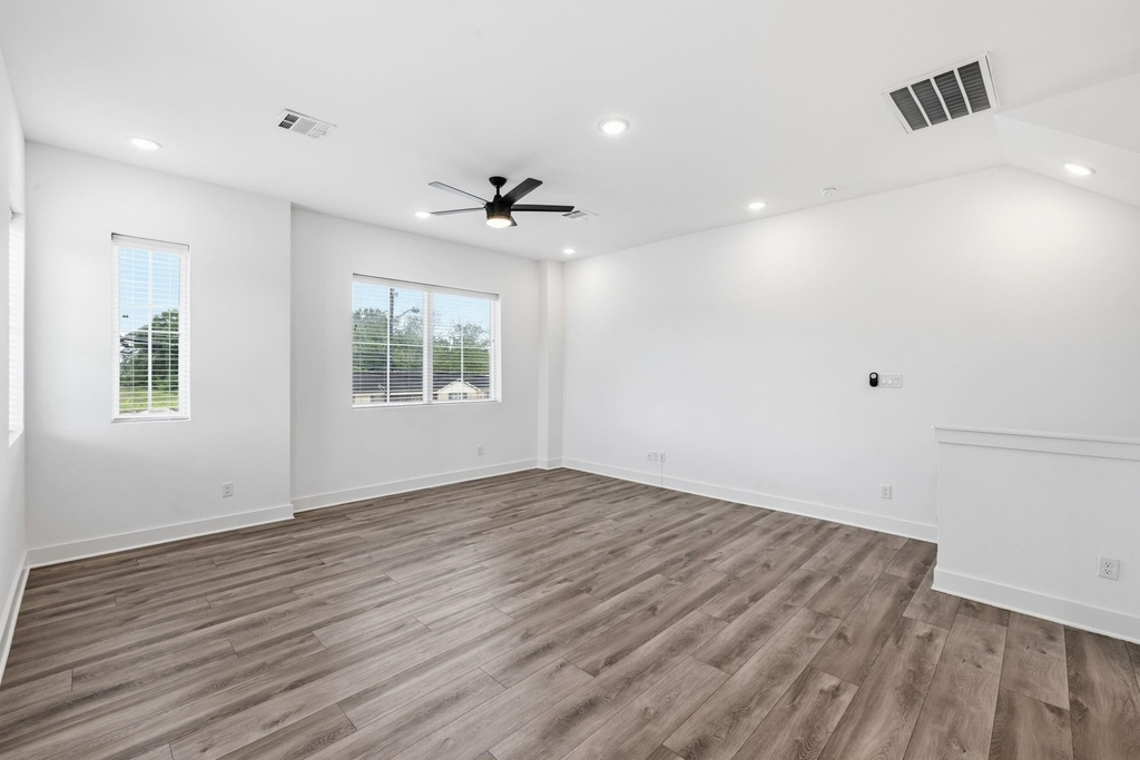 1404 Mansfield Street - Photo 4