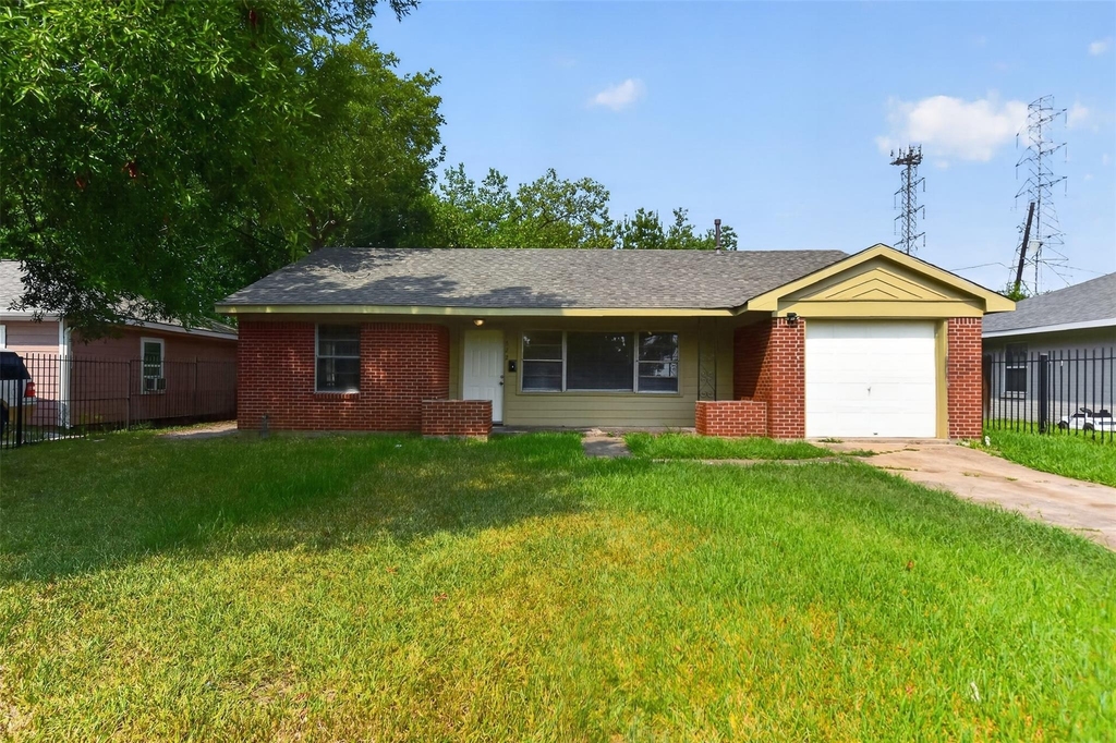 7822 Belbay Street - Photo 0