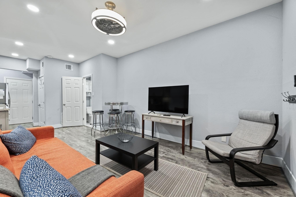 412 Drew St - Photo 4