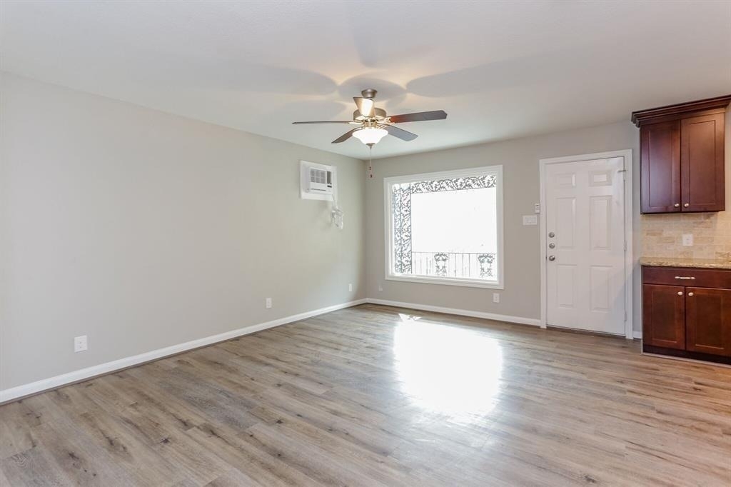 808 1/2 W Main Street - Photo 3