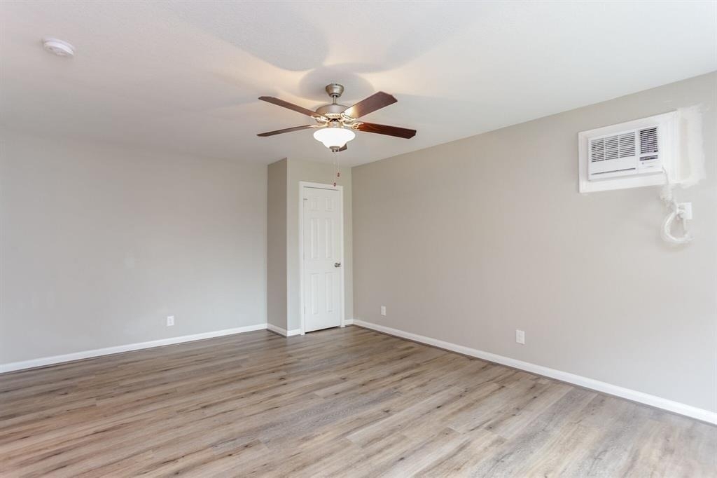 808 1/2 W Main Street - Photo 2