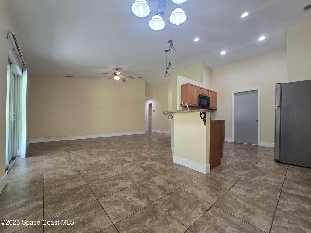 1624 Espejo Street Se - Photo 2