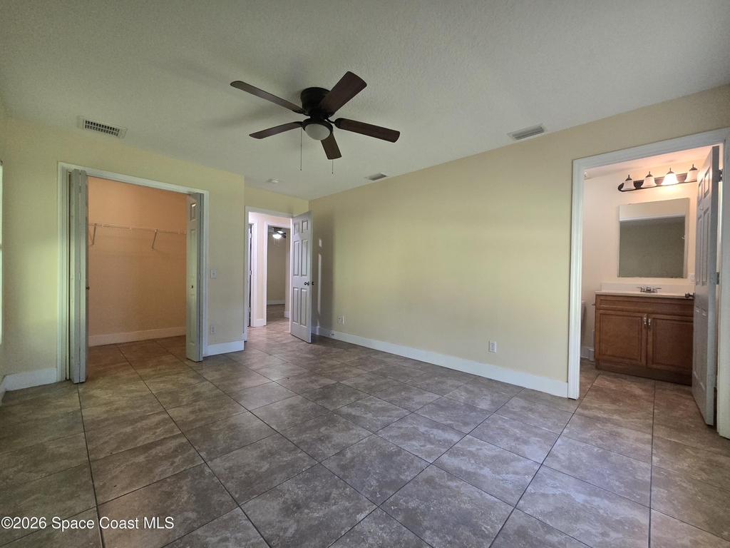 1624 Espejo Street Se - Photo 9