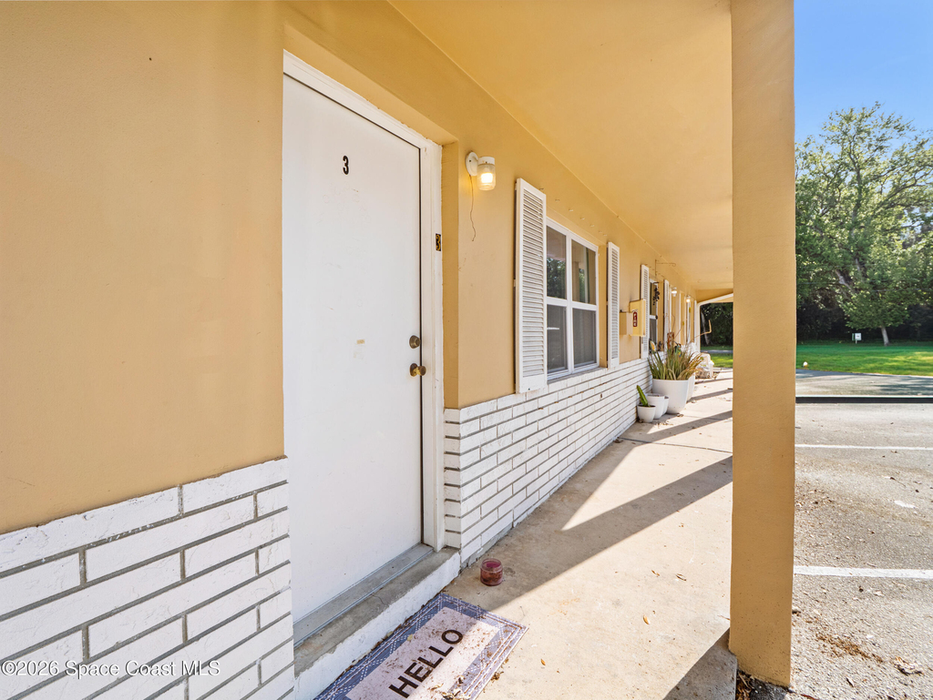 89 Nw Irwin Avenue - Photo 1