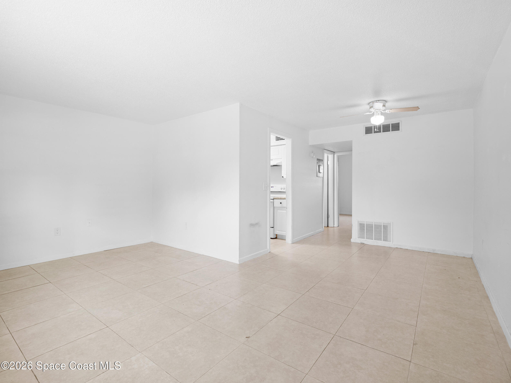 89 Nw Irwin Avenue - Photo 3