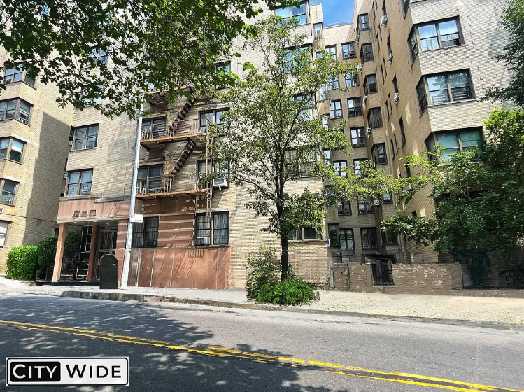 690 Ft Washington Avenue - Photo 10