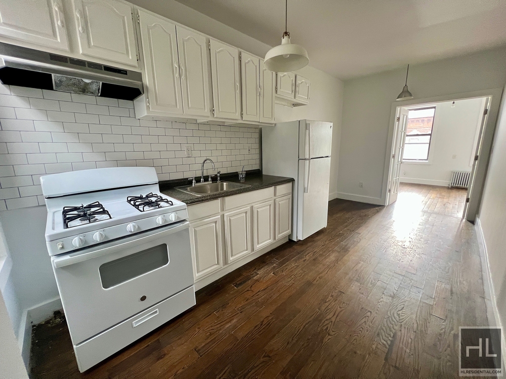 637 Wilson Avenue - Photo 4