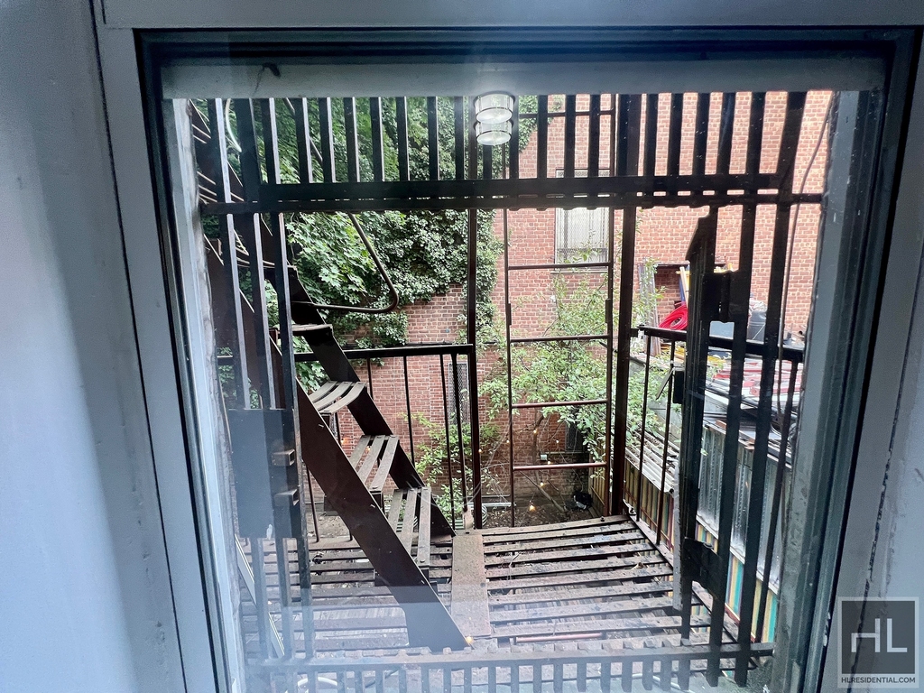 637 Wilson Avenue - Photo 7