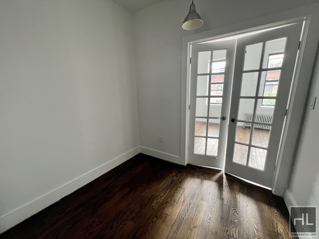 637 Wilson Avenue - Photo 2