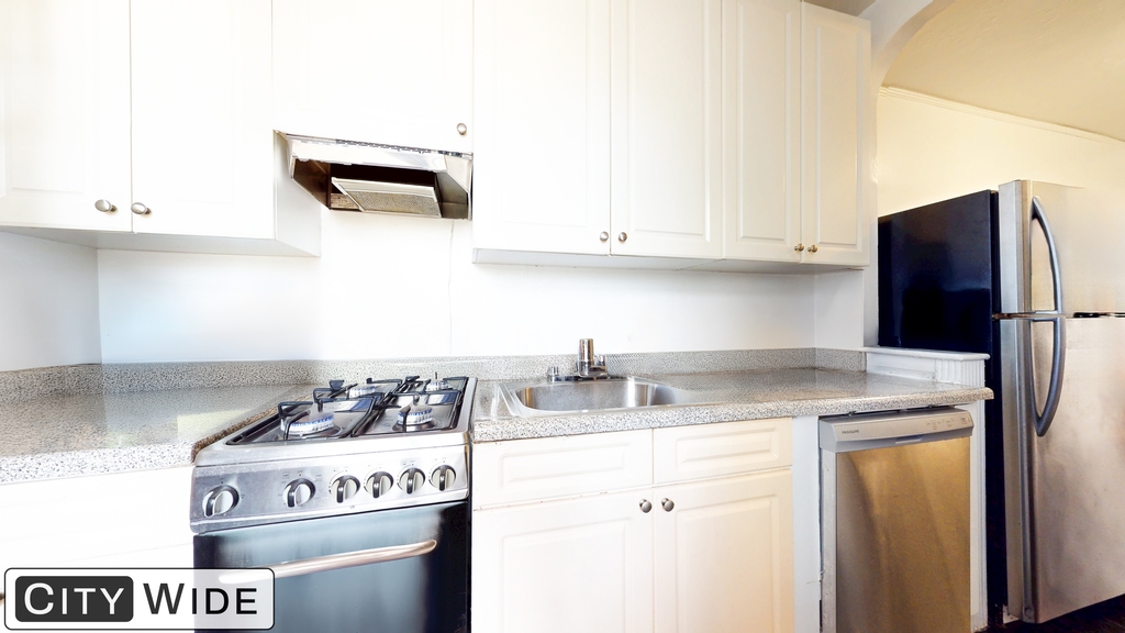 690 Ft Washington Avenue - Photo 4