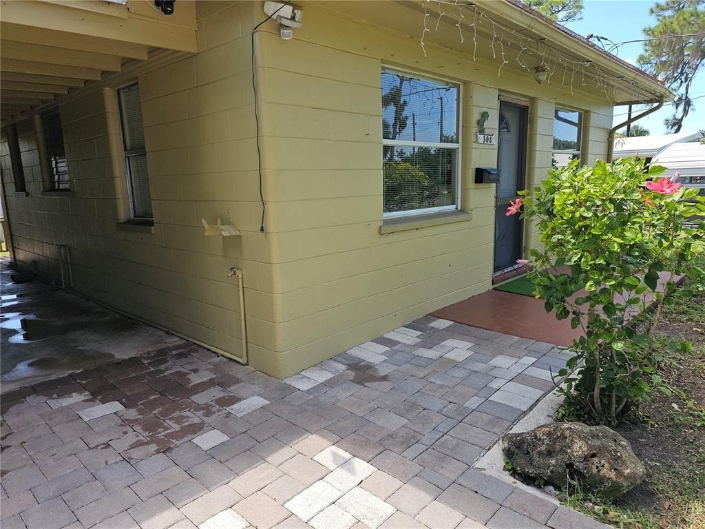 308 6th Avenue Nw - Photo 2