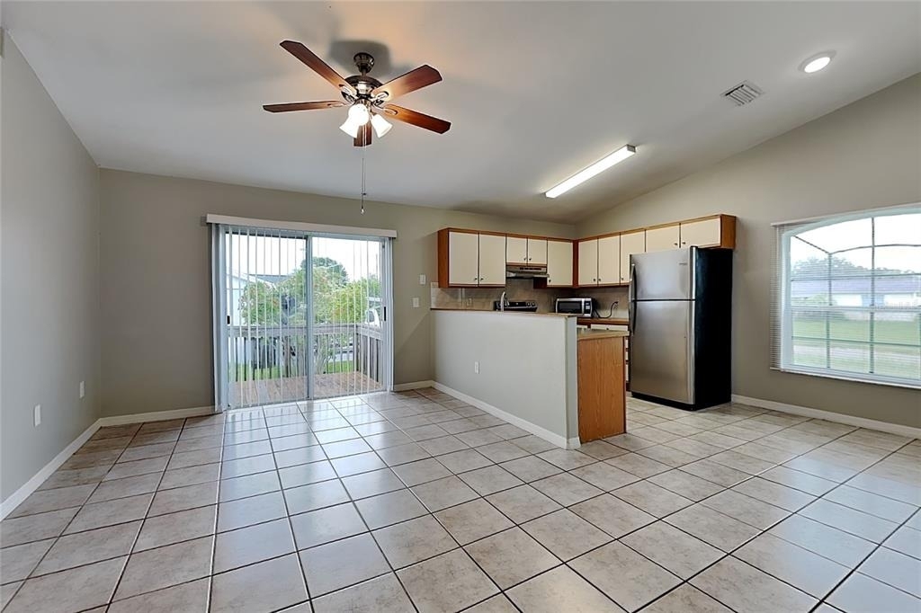 477 Florida Circle N - Photo 2
