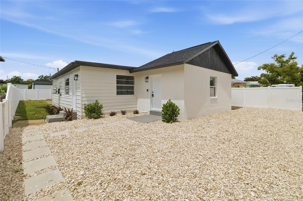 3923 W Flora Street - Photo 0