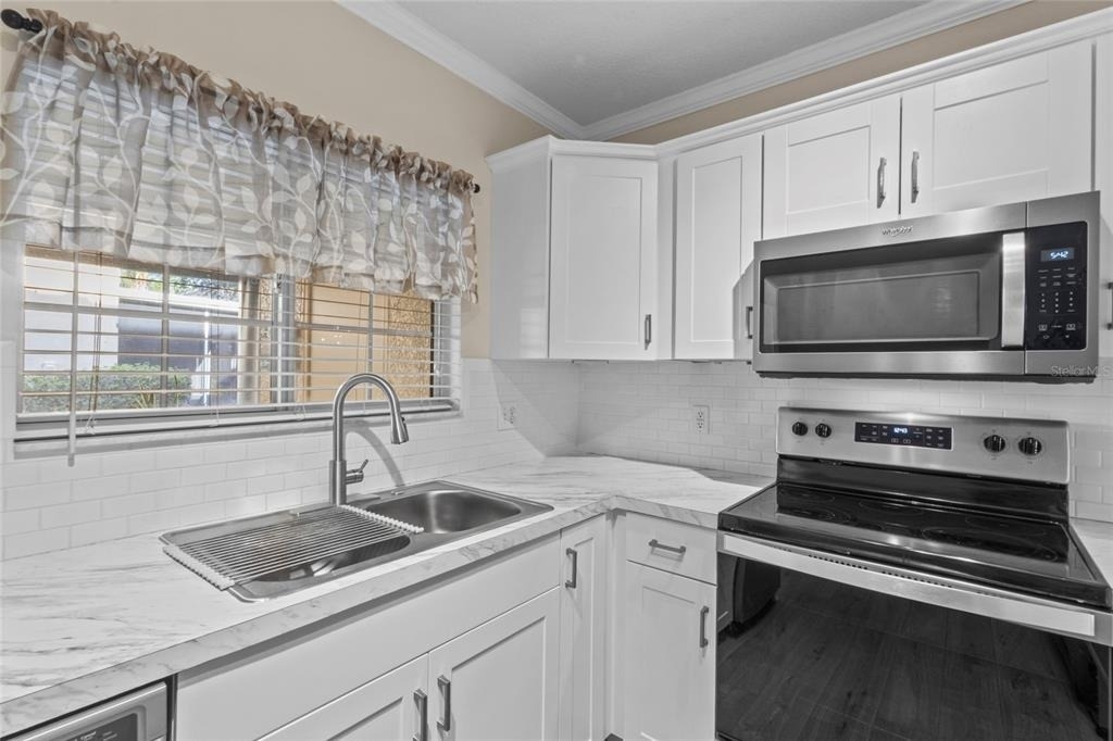 10730 Keys Gate Drive - Photo 7