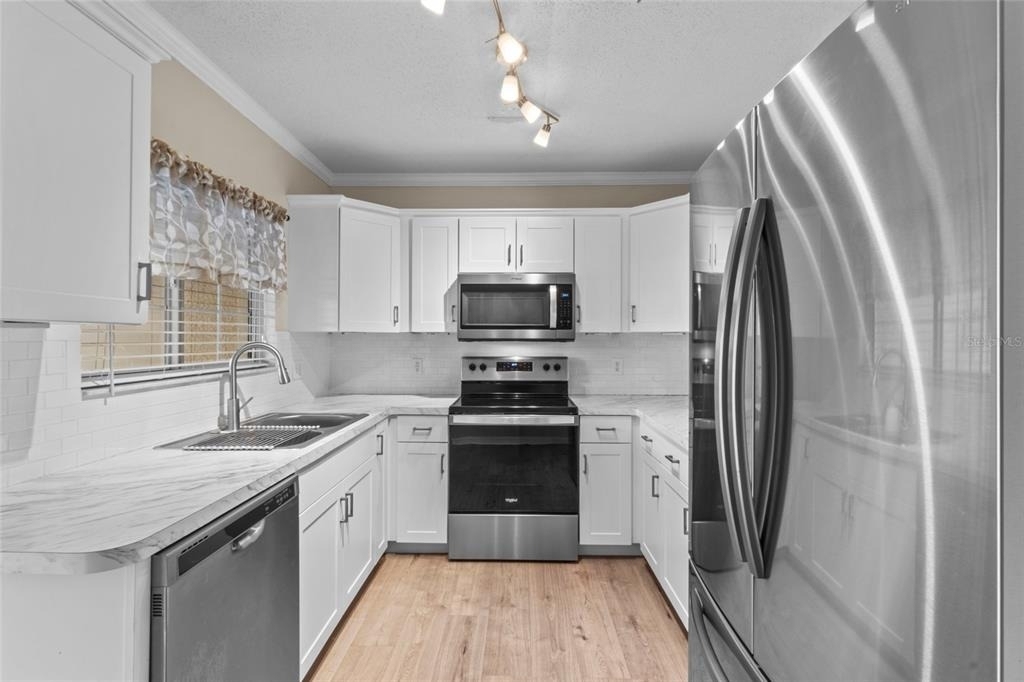 10730 Keys Gate Drive - Photo 6