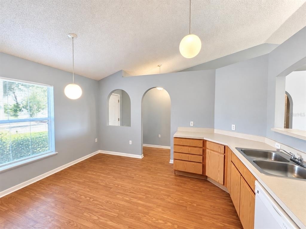 6077 Roble Avenue - Photo 4