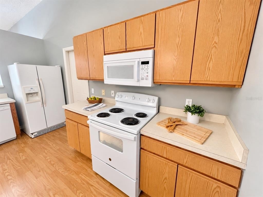 6077 Roble Avenue - Photo 5