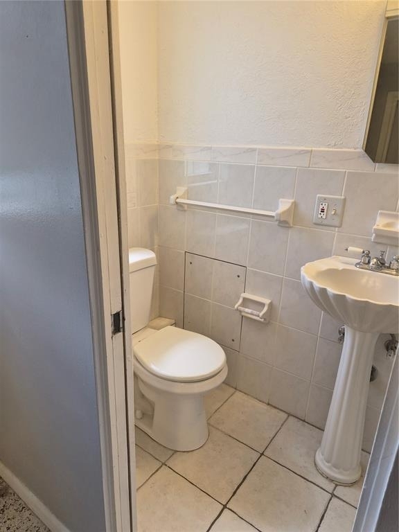 5640 94th Avenue N - Photo 1