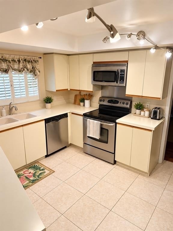 3062 Eastland Boulevard - Photo 15