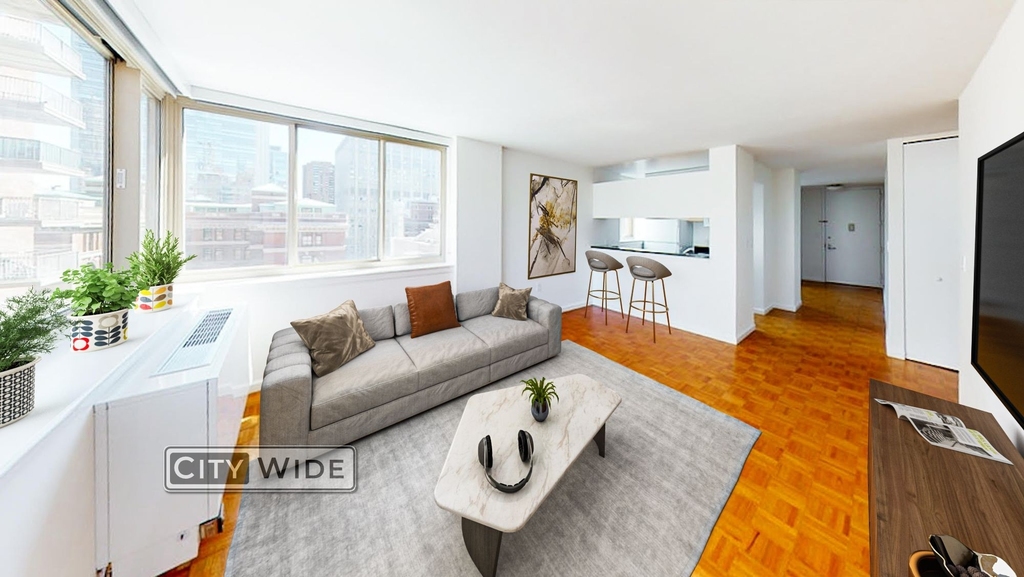 340 East 29th Street - Photo 0