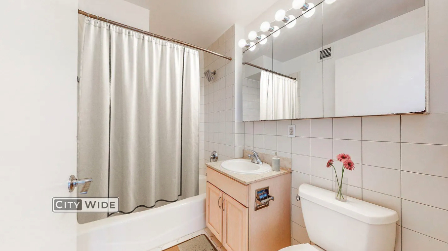 340 East 29th Street - Photo 4