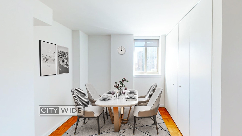 340 East 29th Street - Photo 2