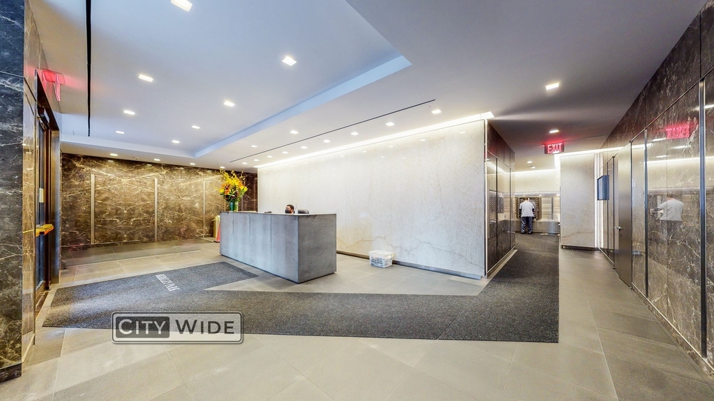 340 East 29th Street - Photo 5