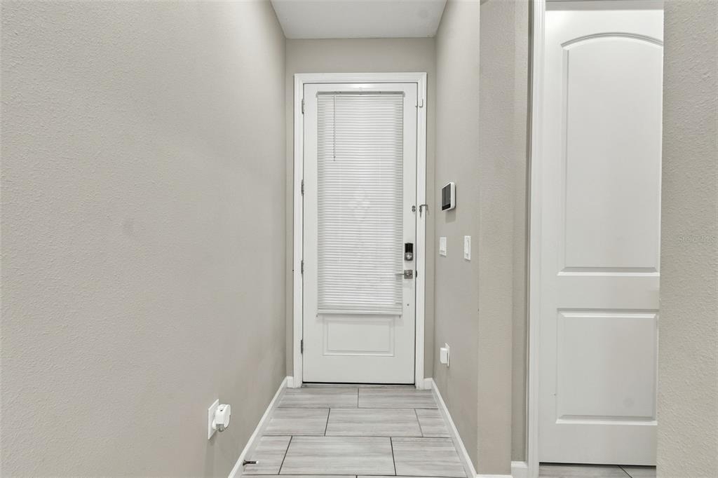 591 Lake Smart Boulevard - Photo 4