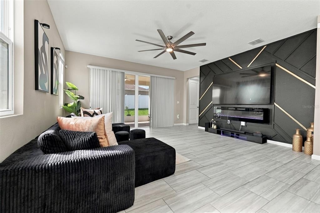 591 Lake Smart Boulevard - Photo 12