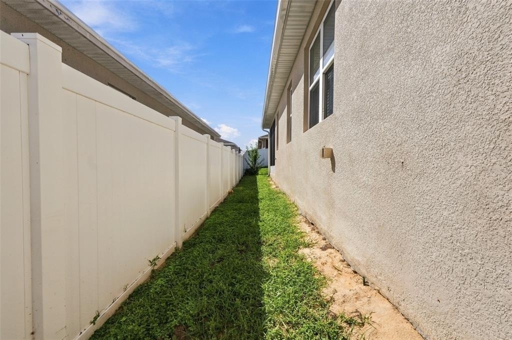 591 Lake Smart Boulevard - Photo 42