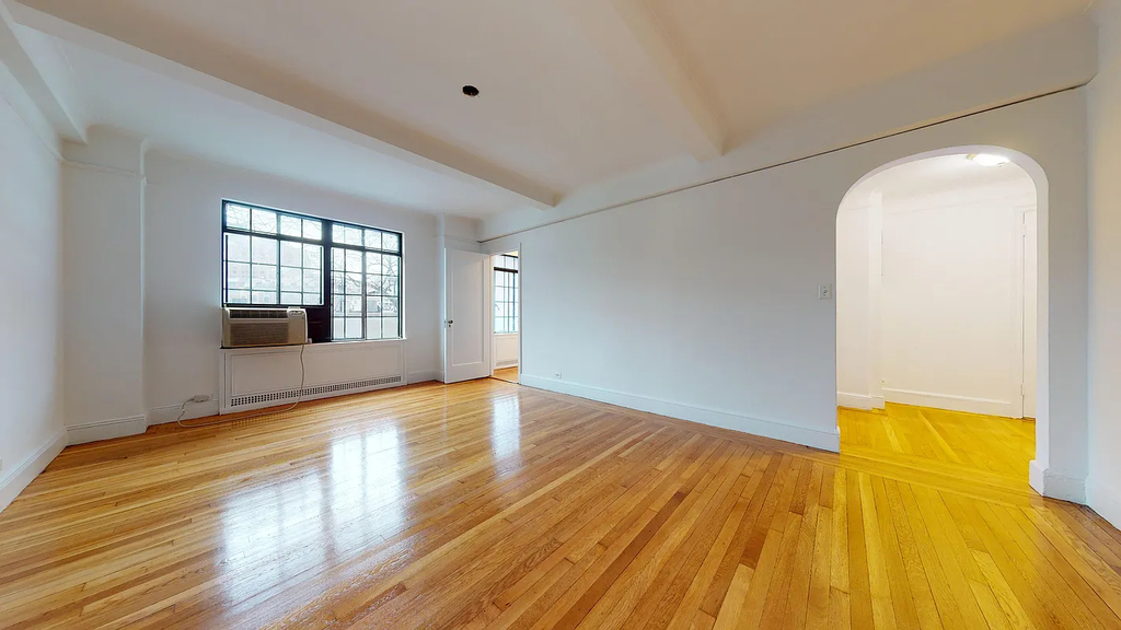 1 Christopher Street - Photo 3