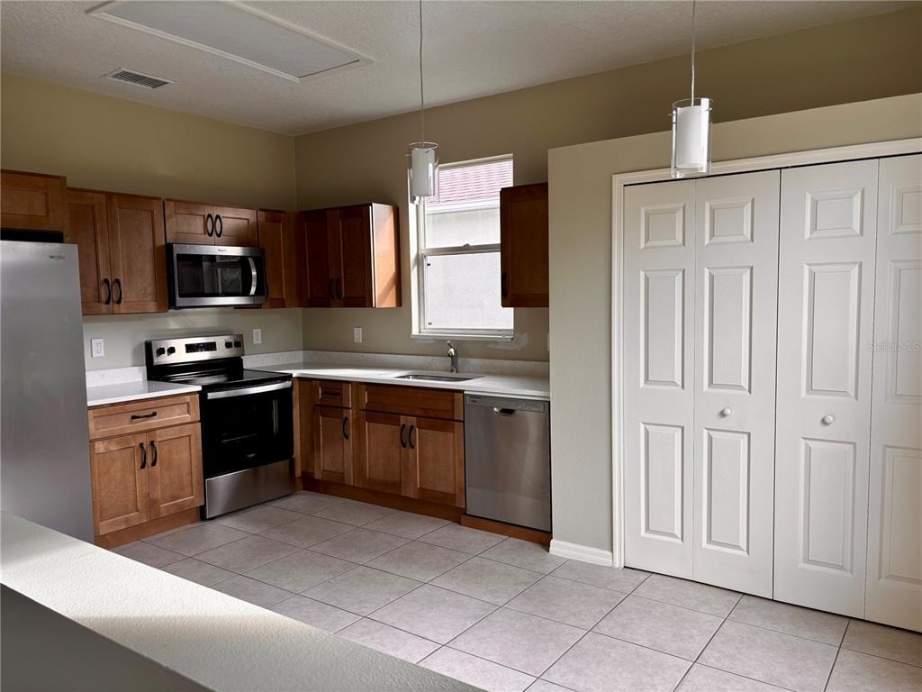 1048 Dees Drive - Photo 6
