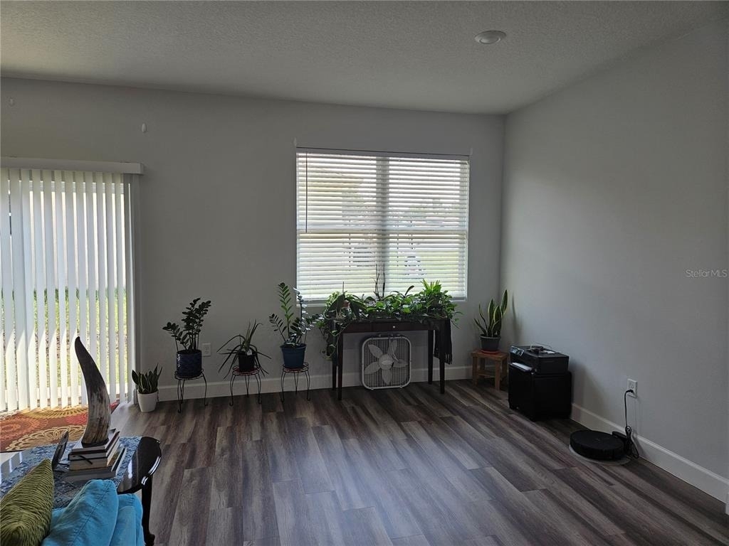 120 Zinnia Lane W - Photo 6