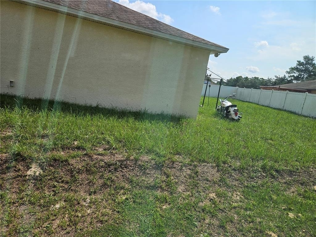 120 Zinnia Lane W - Photo 1
